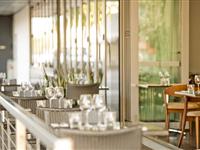 Forty Three Restaurant Terrace - Mantra Pandanas